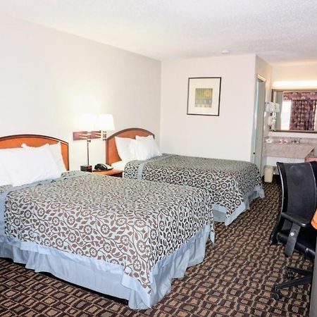 Days Inn By Wyndham Augusta Wheeler Road Exteriör bild
