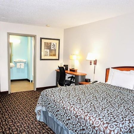 Days Inn By Wyndham Augusta Wheeler Road Exteriör bild