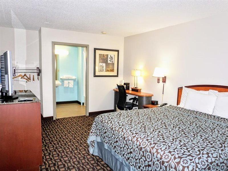 Days Inn By Wyndham Augusta Wheeler Road Exteriör bild