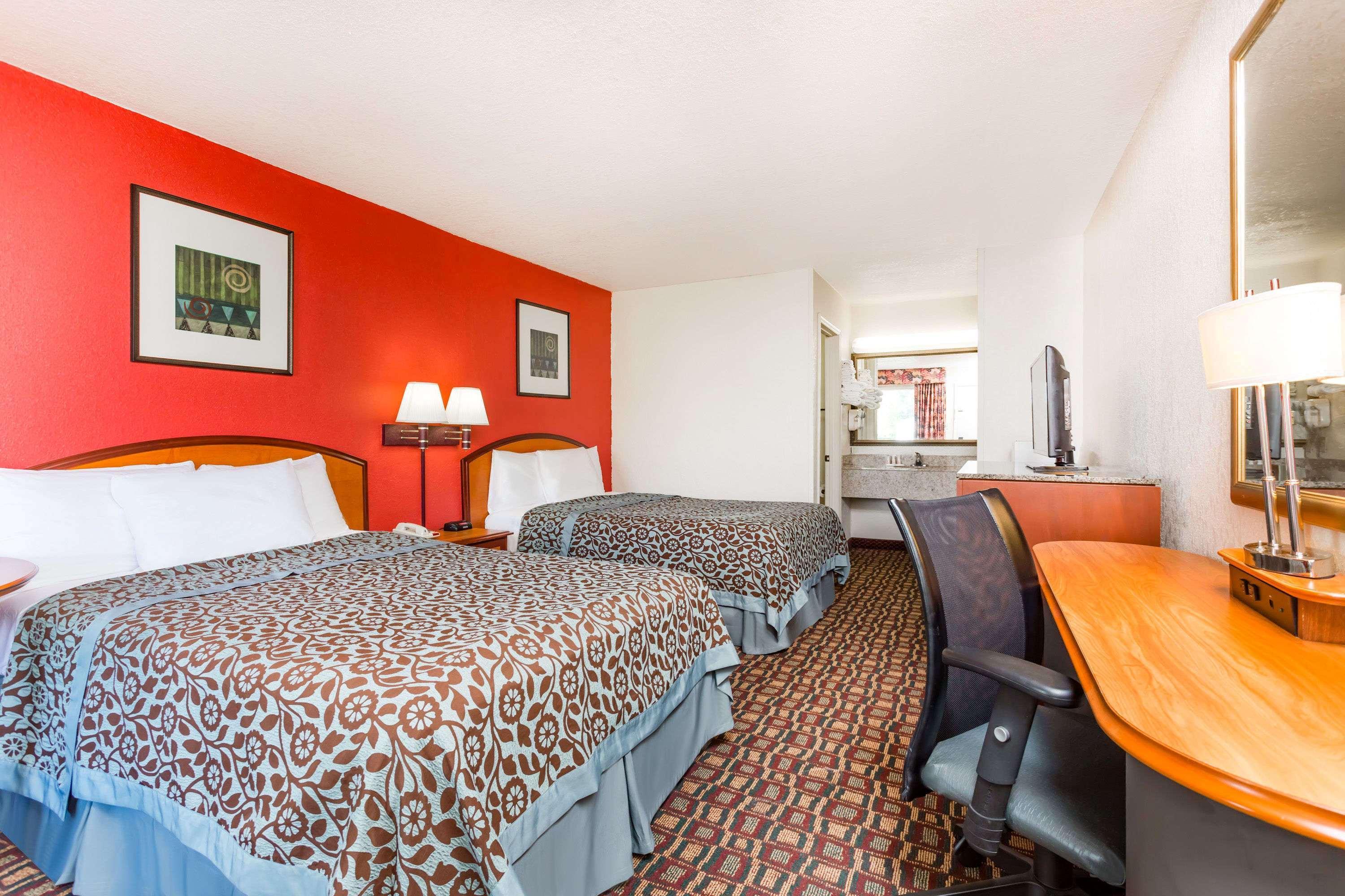 Days Inn By Wyndham Augusta Wheeler Road Exteriör bild