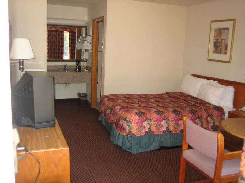 Days Inn By Wyndham Augusta Wheeler Road Exteriör bild