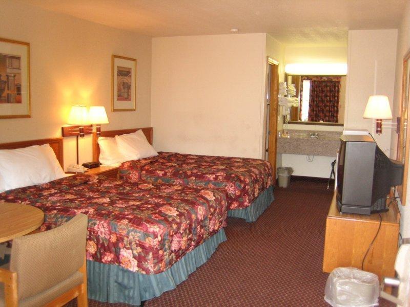 Days Inn By Wyndham Augusta Wheeler Road Exteriör bild