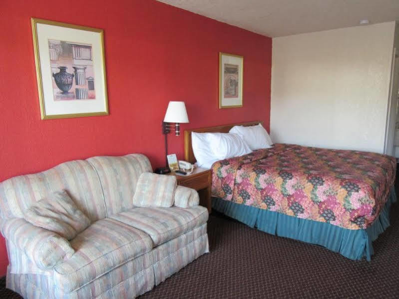 Days Inn By Wyndham Augusta Wheeler Road Exteriör bild