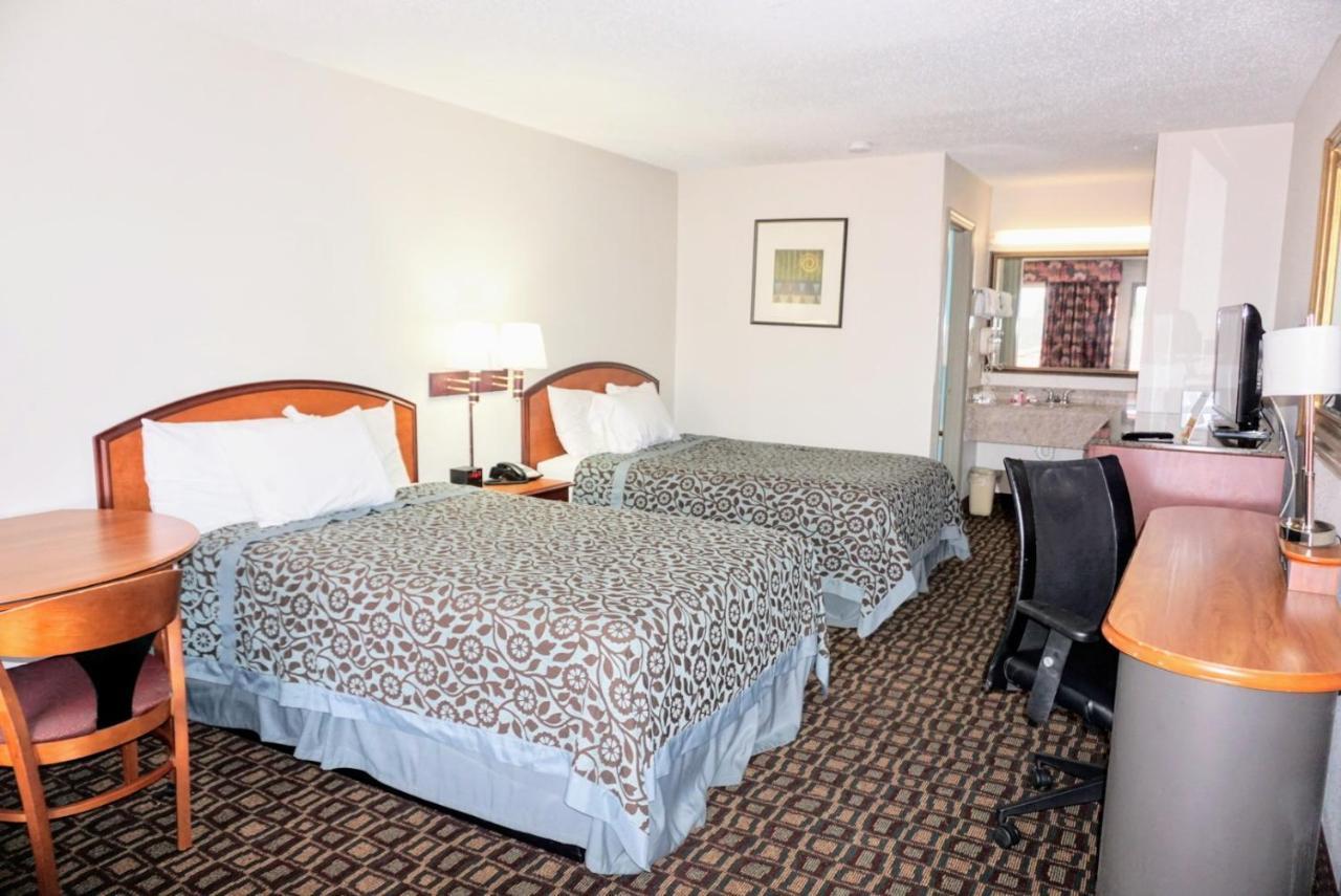 Days Inn By Wyndham Augusta Wheeler Road Exteriör bild
